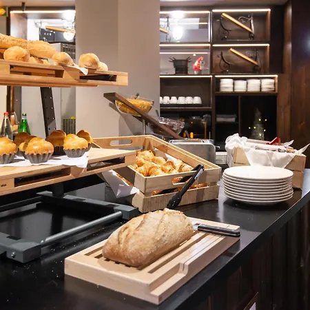 Chalet Hotel Le Prieure & Spa-3